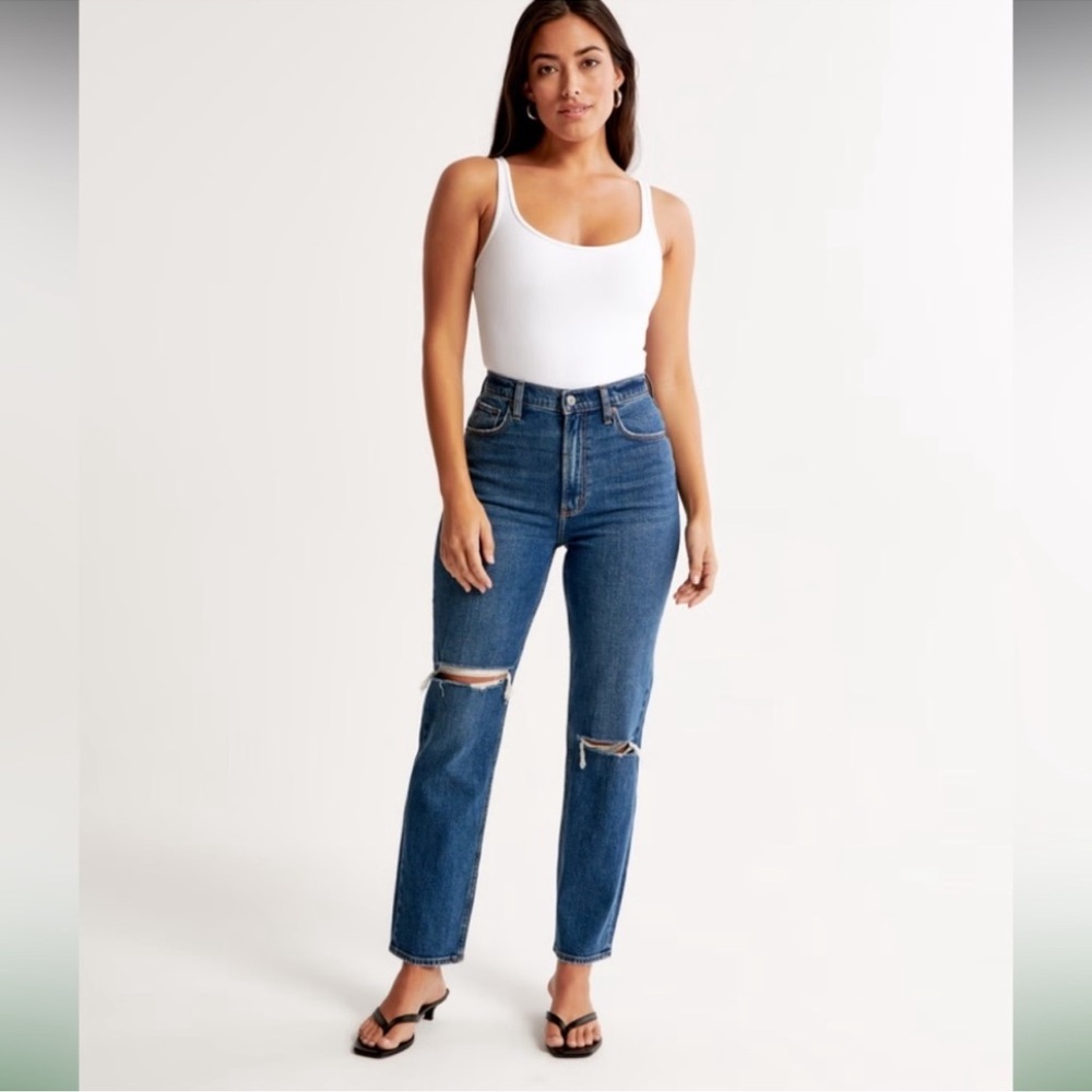 NWT - Abercrombie & Fitch - Curve Love Ultra High Rise Ankle Straight Jean